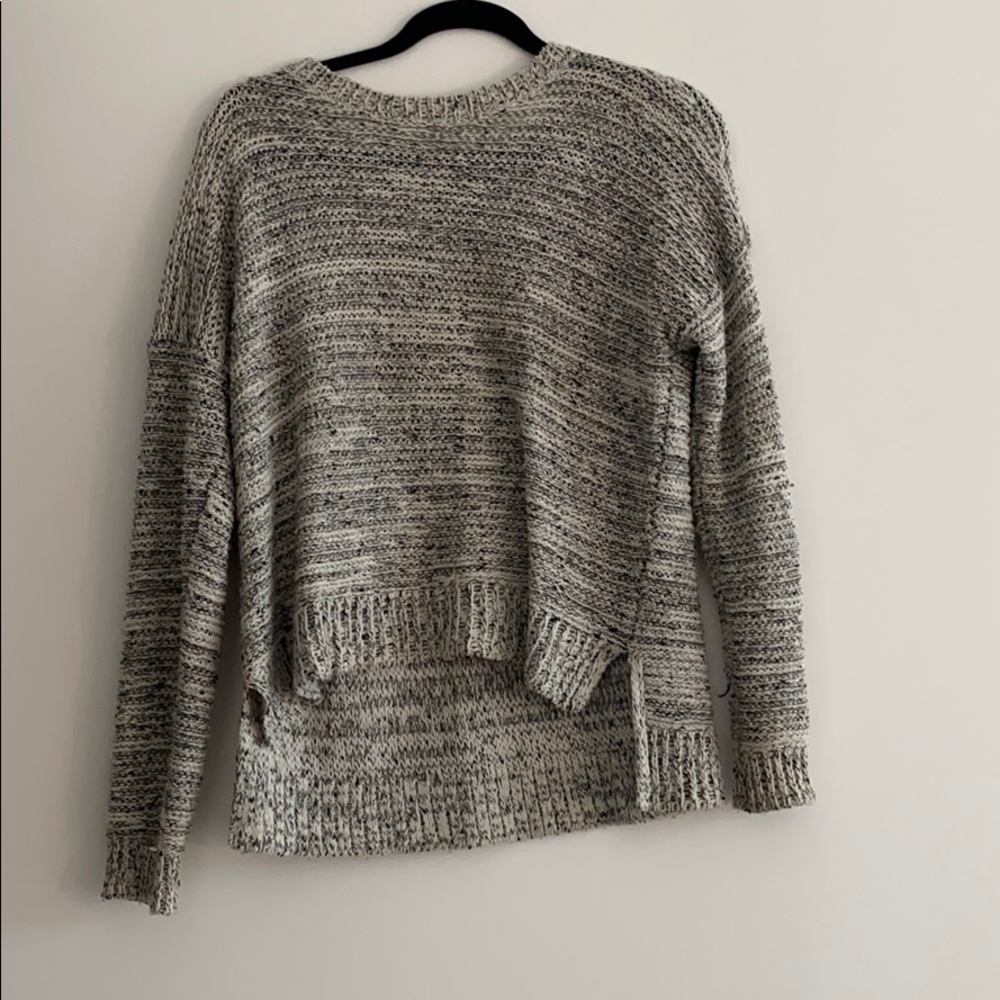 White/black sweater f21 large